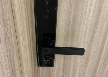 شقة بغرفتين نوم وصالة 