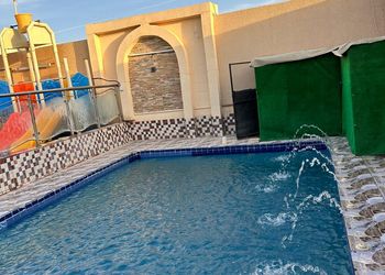 شاليه بألعاب مائية ومسبح