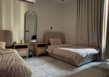 شقة بغرفتين نوم وتصميم هادئ 