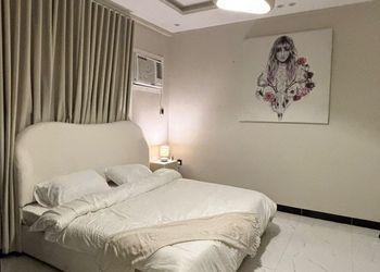 استديو هادئ بسرير ماستر 