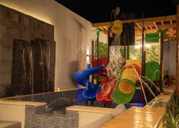 كوخ لتعيش اجواء مميزة مع عائلتك