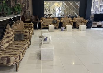 استراحة بمسبح خارجي وصالة جلوس