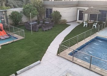 شاليه بمسطح اخضر واضاءة اضافيه