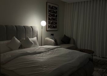 استديو بسرير ماستر وجلسة مريحة36