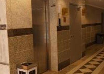 استديو بأثاث مريح وبسيط