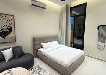 استديو هادئ بسرير ماستر