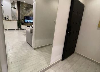 شقة بغرفتين نوم وجلسة خارجية