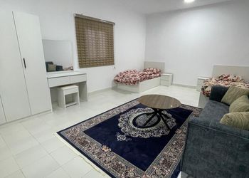 استديو هادئ بسريرين فردية