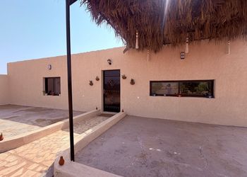 مزرعة باطلالة على الحديقة