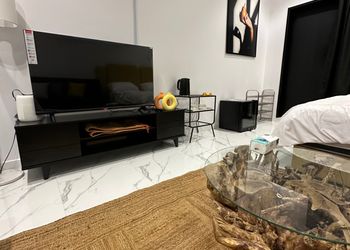 استديو هادئ بدخول ذاتي 