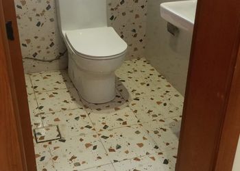 استديو بسرير ماستر وجلسة جانبية 
