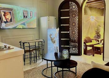 استديو بسرير ماستر وأثاث مريح 