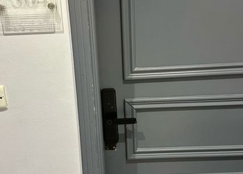 استديو بسرير ماستر وجلسة جانبية 