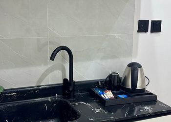 استديو بسرير ماستر وجلسة جانبية