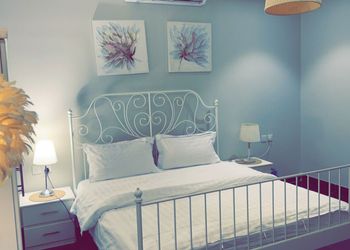 شاليه بمسبح داخلي وصالة انيقة