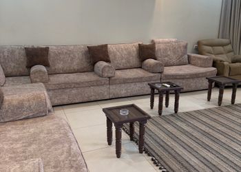 شاليه بمسطح اخضر ومسبح 