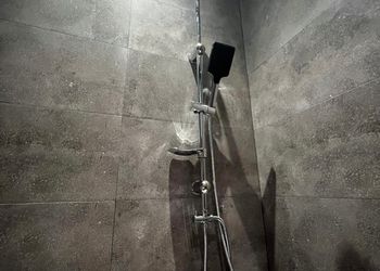 استديو بسرير ماستر وجلسة جانبية 