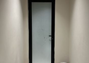 استديو بسرير ماستر وجلسة جانبية 