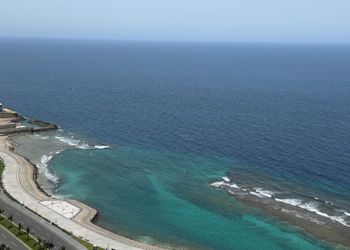 شقة بصالة مريحة وإطلالة مميزة 