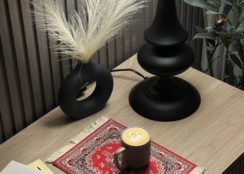 شقة بغرفة سينما و بأثاث مودرن