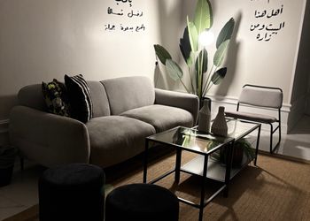 شقة بثلاث غرف نوم وصالة