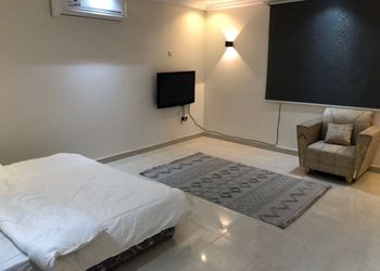 استديو هادئ بسرير ماستر