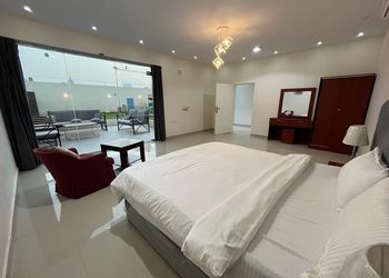 شاليه بمسطح اخضر