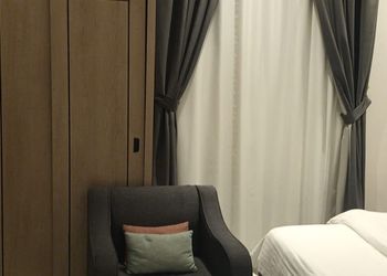 استديو بأثاث مريح وبسيط 