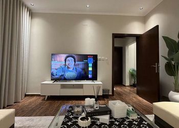 شقة بصالة وغرفة نوم ومجلس