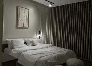 استديو هادئ بدخول ذاتي 
