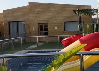 كوخ ريفي بمسبح والعاب مائية