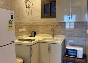 شقة بثلاث غرف نوم وصالة