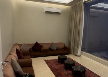 شاليه بجلسة خارجية و ألعاب مائية