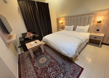 استديو هادئ بسرير ماستر 