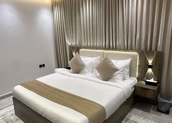 استديو هادئ بسرير ماستر