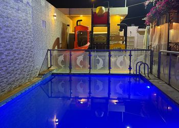 شاليه بألعاب مائية ومسبح