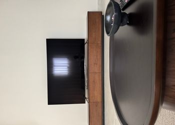 شقة بصالة أنيقة ودخول ذاتي