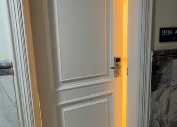 شقة بغرفة معيشة وغرفتين نوم 