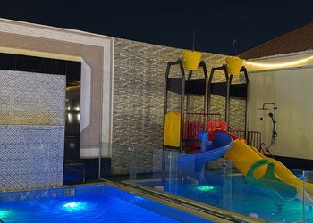 شاليه بمسبح