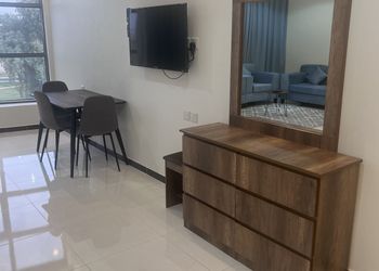 استديو بسرير ماستر وجلسة 