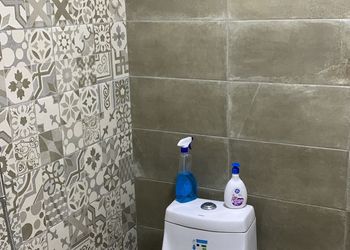 شاليه بجلسة خارجية ومسبح 