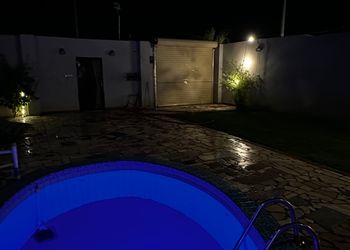 شاليه بغرفة نوم و صاله انيقة