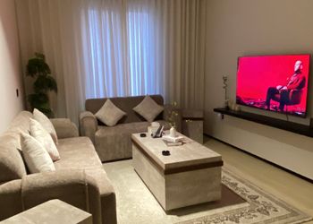 شقة بدخول ذاتي قرب ملعب ارامكو