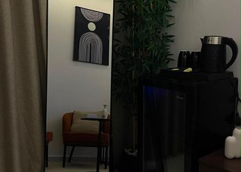 استديو بسرير ماستر وجلسة جانبية 