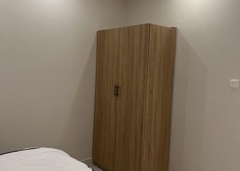 استديو بسرير ماستر وأثاث مريح 