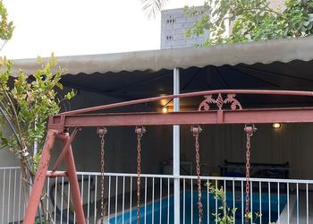 استراحة بمسطح اخضر وجلسه خارجيه