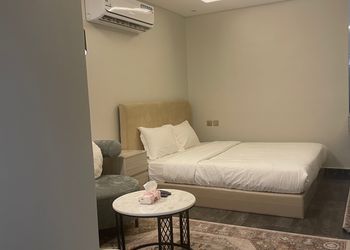 استديو هادئ بسرير ماستر 