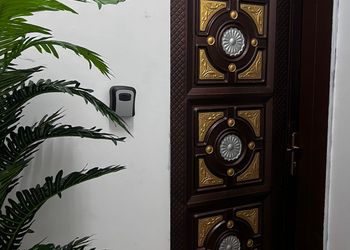 شقة بصالة انيقة وغرفة نوم