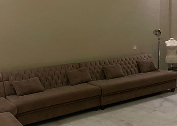 شاليه بمسطح اخضر ومجلسين