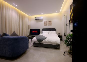 استديو بدخول ذاتي